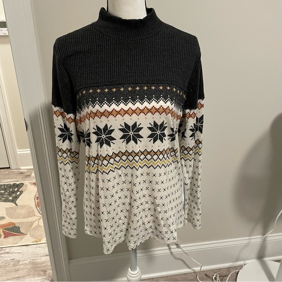 Black and Cream Patterned Women's Sweater - Picture 1 of 7